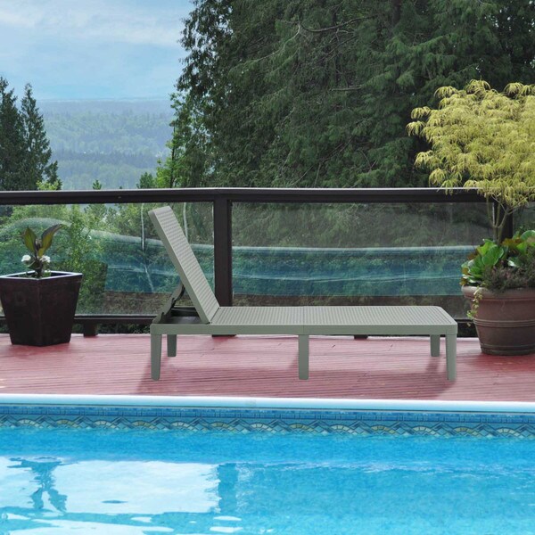 Patioflare+ Lounge Chair, Green
