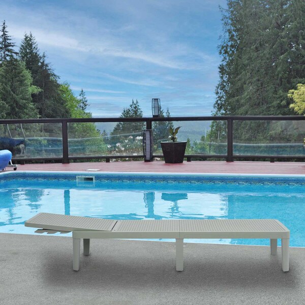 Patioflare+ Lounge Chair, Green