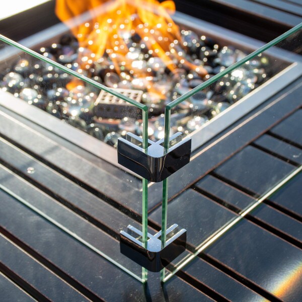 Glass fire pit windguard